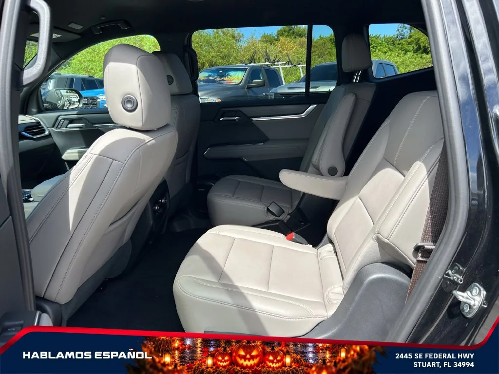 Used 2026 Ebony Twilight Metallic GMC Elevation image 11