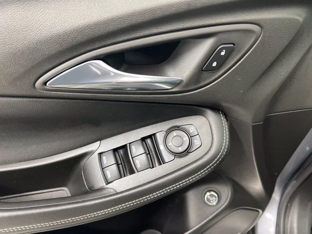 Used 2022 Gray Buick Select image 13