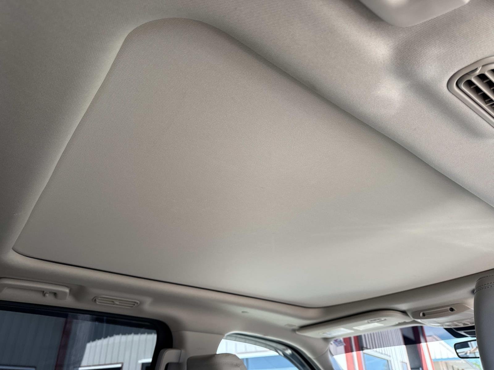 Used 2021 Star White Metallic Tri-Coat Ford Platinum image 10