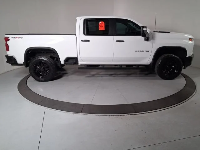 2022 Chevrolet Silverado 2500HD Custom - Photo 3