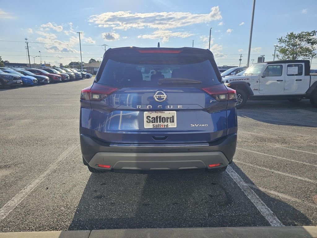 Used 2021 Blue Nissan SV image 4