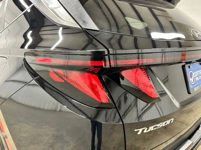 Used 2024 Black Hyundai SEL image 8