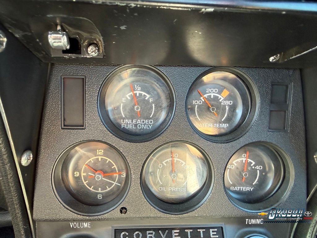 Used 1976 Red Chevrolet L48 image 11