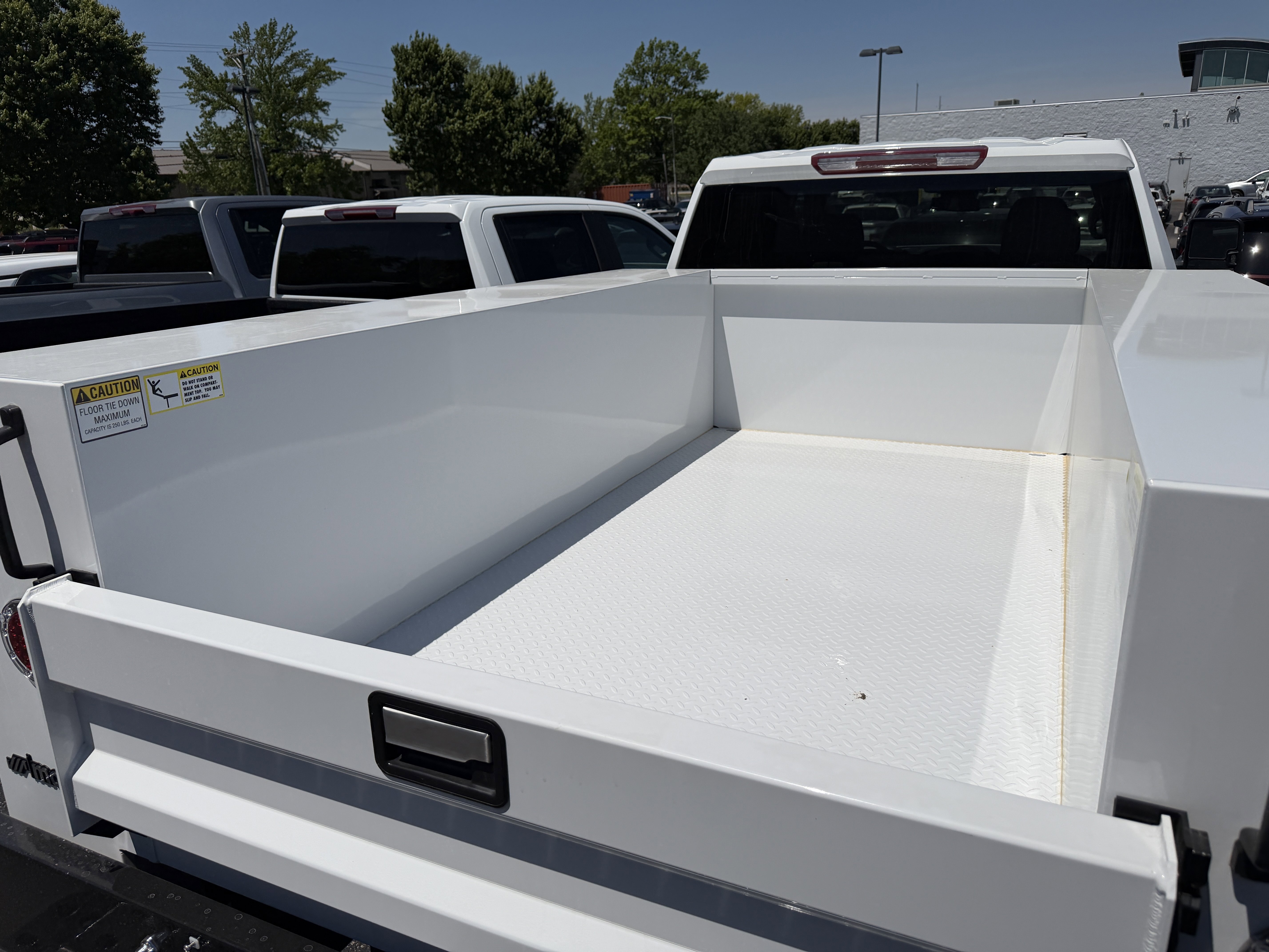 New 2026 Summit White Chevrolet WT image 34