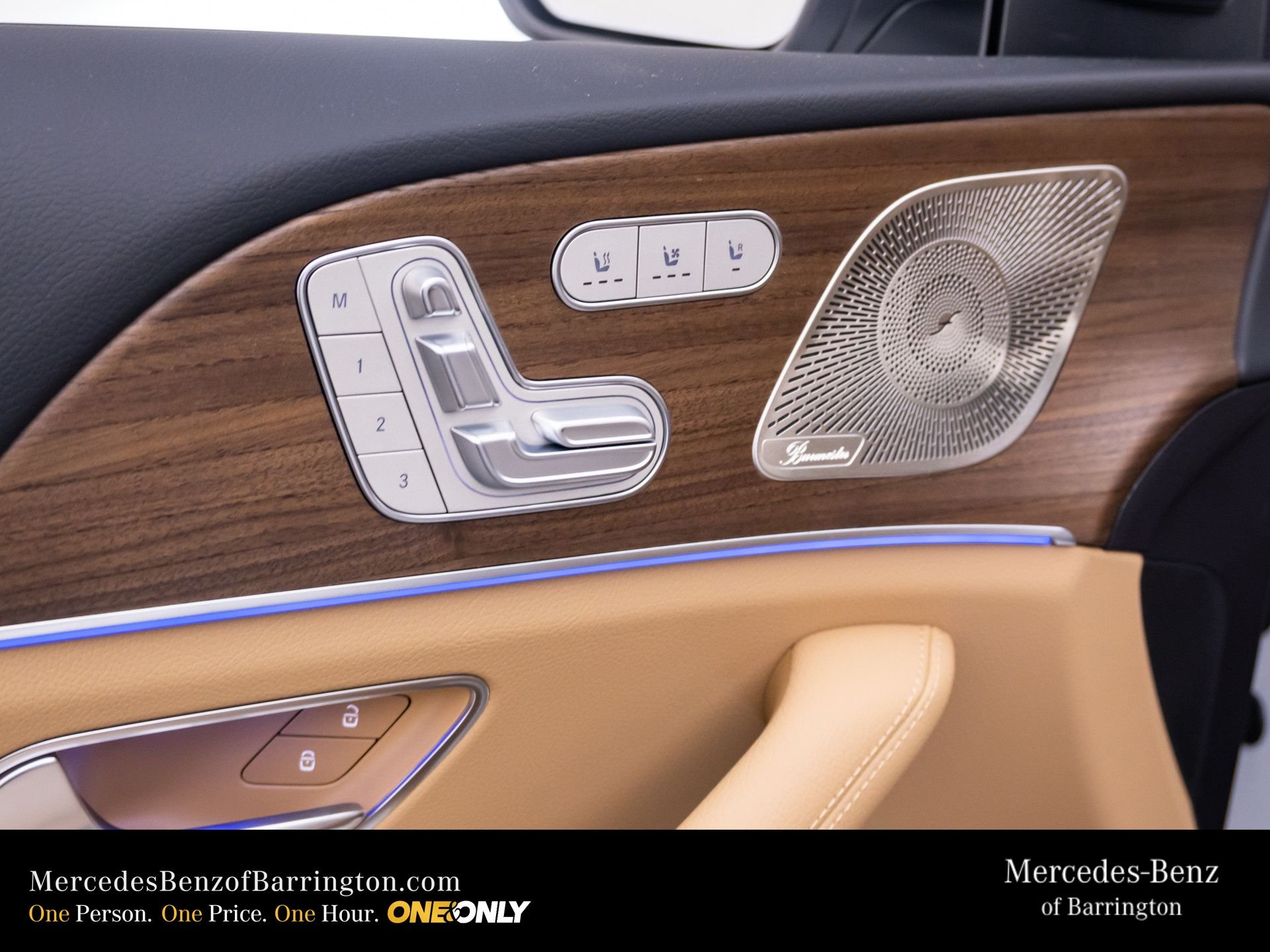 New 2026 MANUFAKTUR Moonlight White Metallic Mercedes-Benz GLE 350 image 16