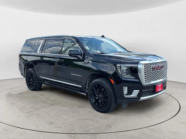 Used 2022 Black GMC Denali image 8