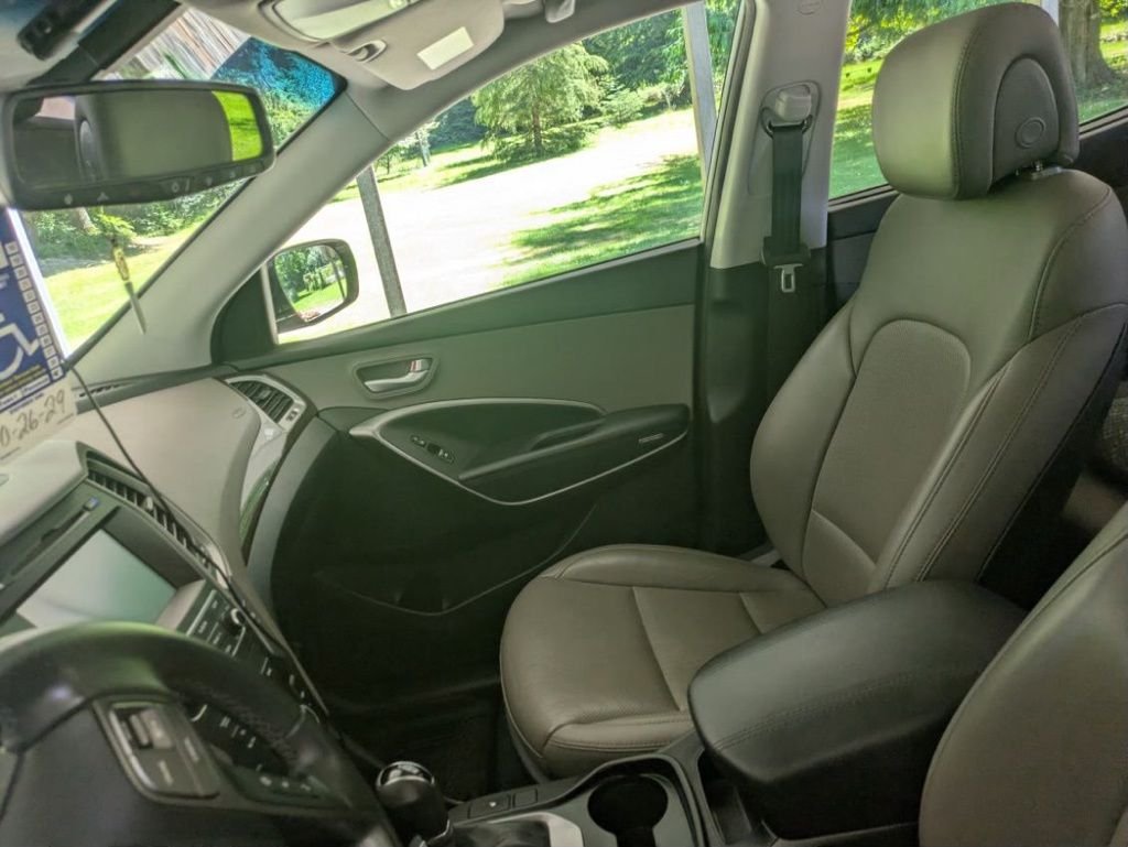 Used 2017 Frost White Hyundai 2.4 Base image 8