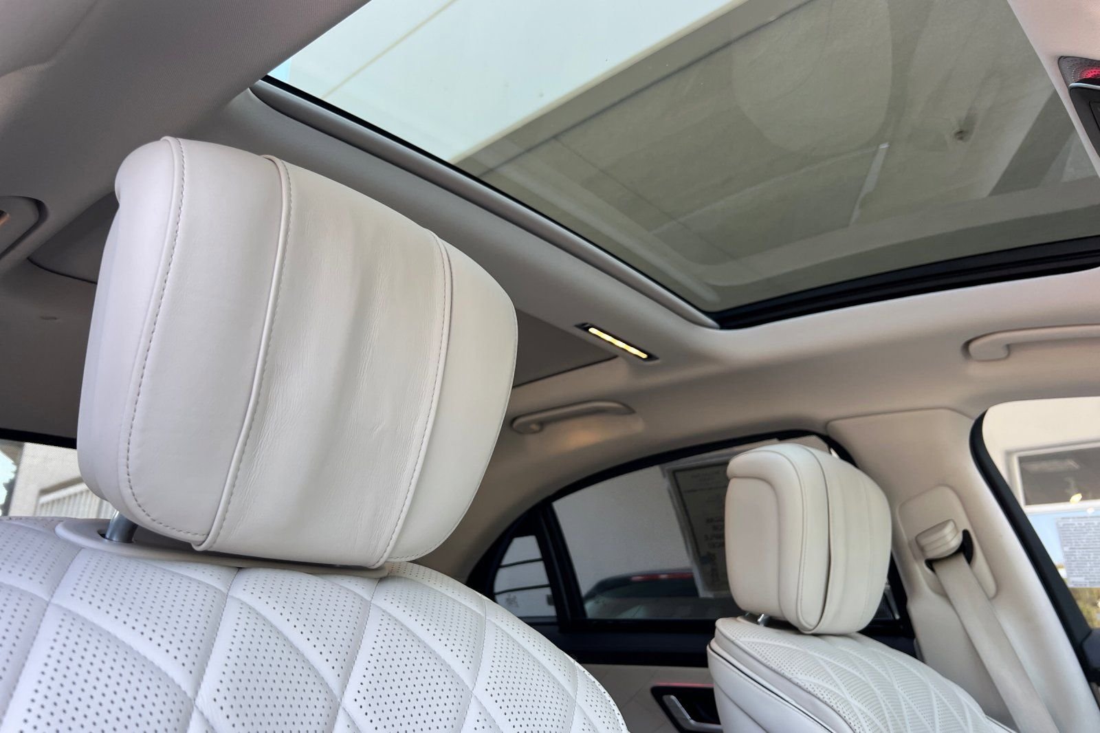 Used 2022  Mercedes-Benz S 580 image 20