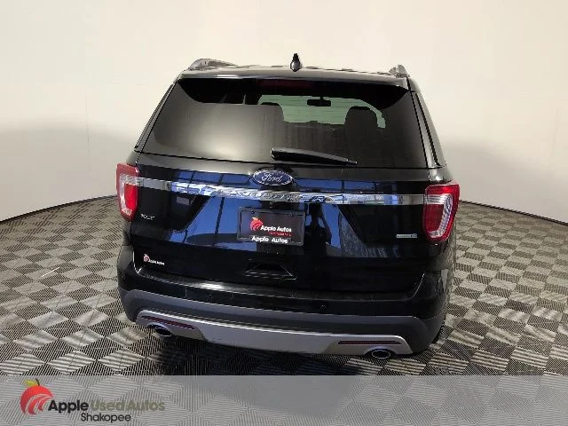 Used 2016 Black Ford XLT image 6