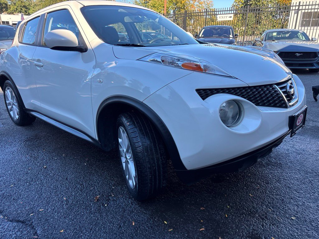 Used 2014 White Nissan S image 8
