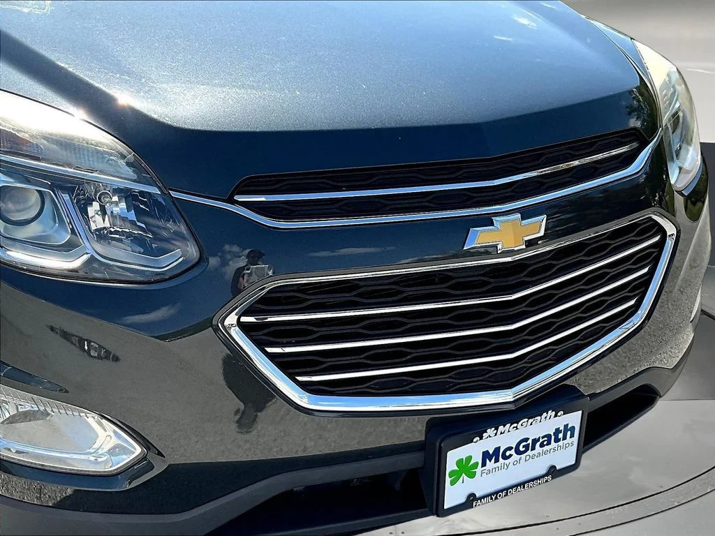 Used 2017 Gray Chevrolet Premier image 34