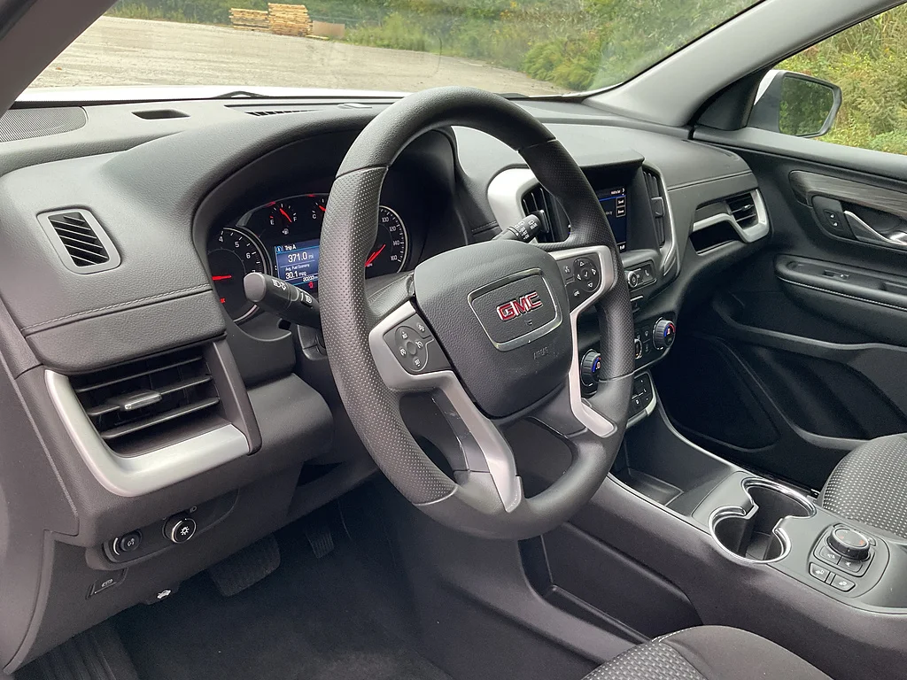 Used 2024 Summit White GMC SLE image 10