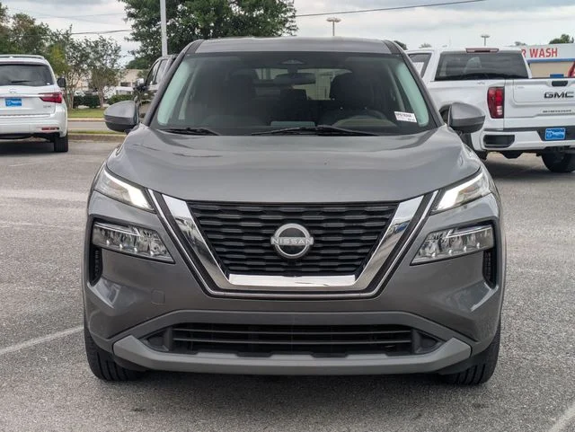 Used 2023 Gray Nissan SV image 8