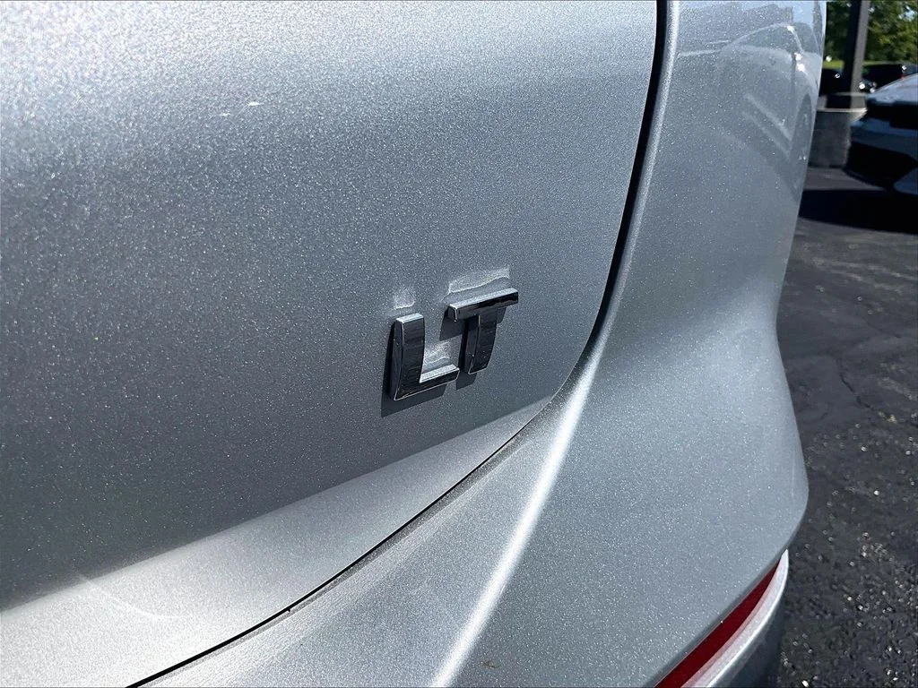 Used 2022 Silver Chevrolet LT image 8