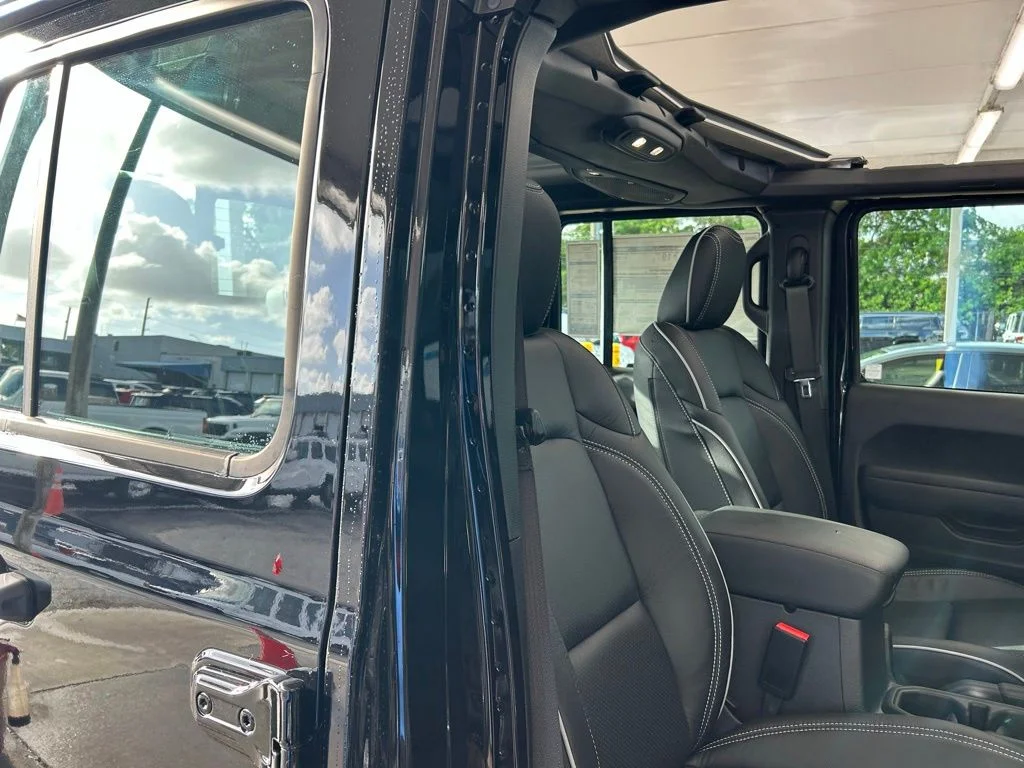 New 2026 Black Clear-Coat Exterior Paint Jeep Sport image 28