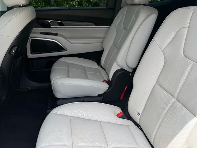 Used 2021 White Kia SX image 27