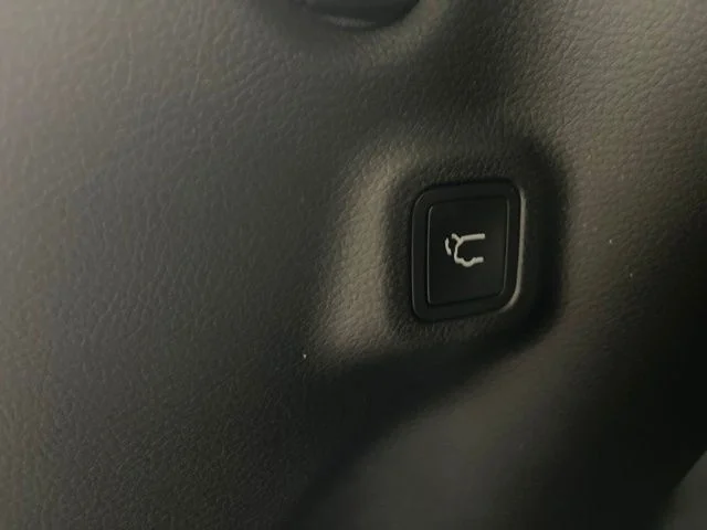 New 2026 Red Hot Pearlcoat Jeep Latitude image 12