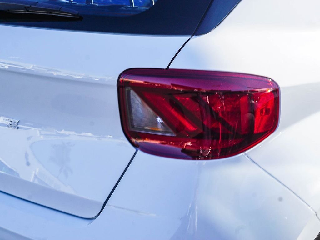 Used 2025 White Hyundai Limited image 7