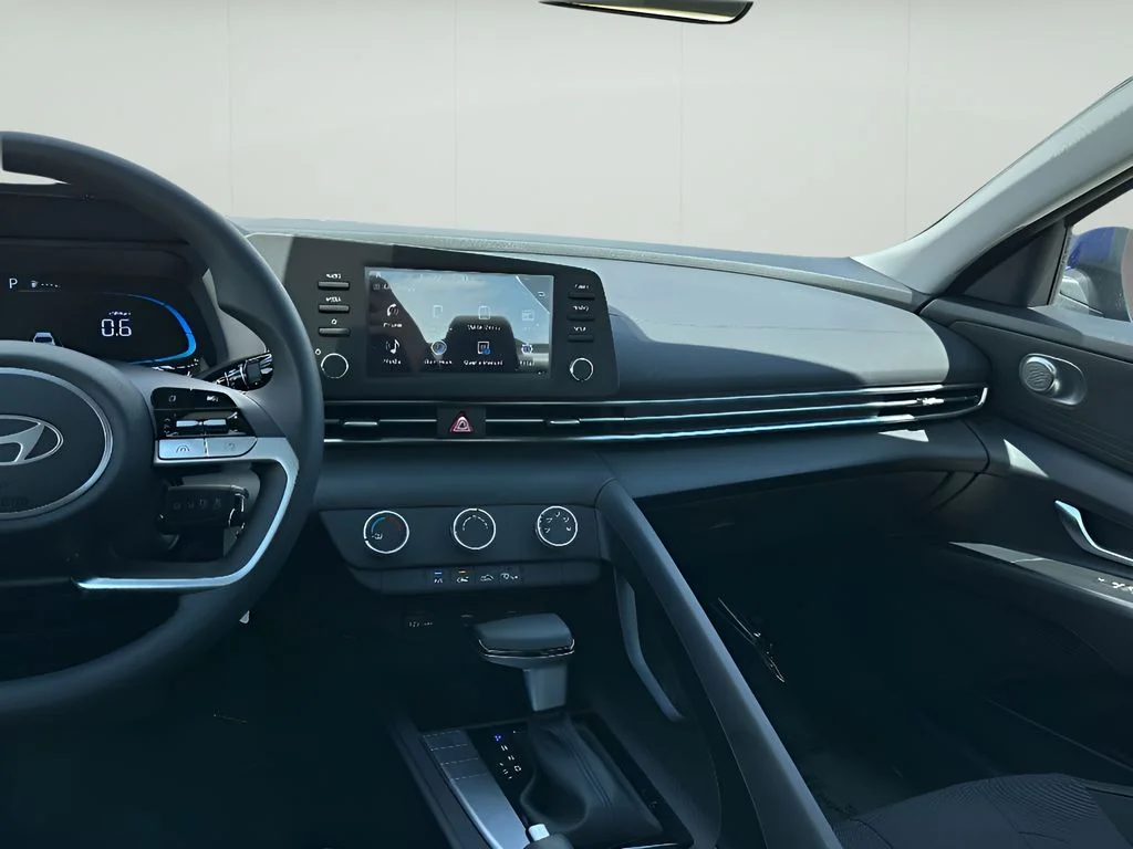 2025 Hyundai Elantra SE - Photo 24