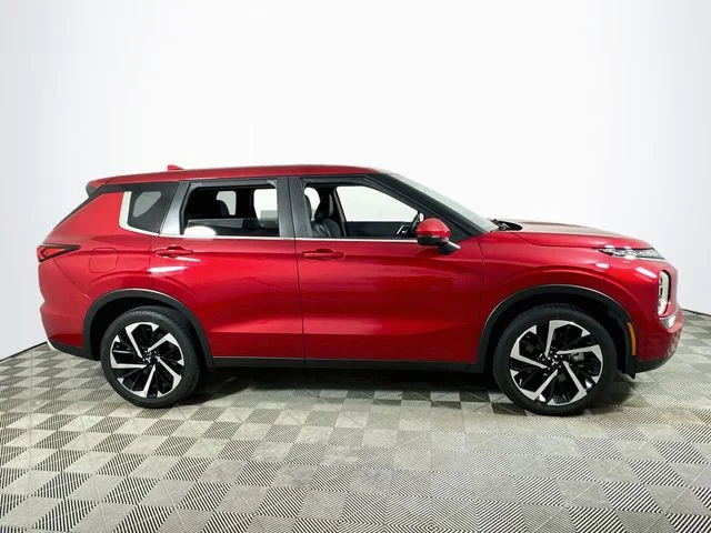 Certified Pre-Owned 2024 Mitsubishi Outlander SE Black Edition