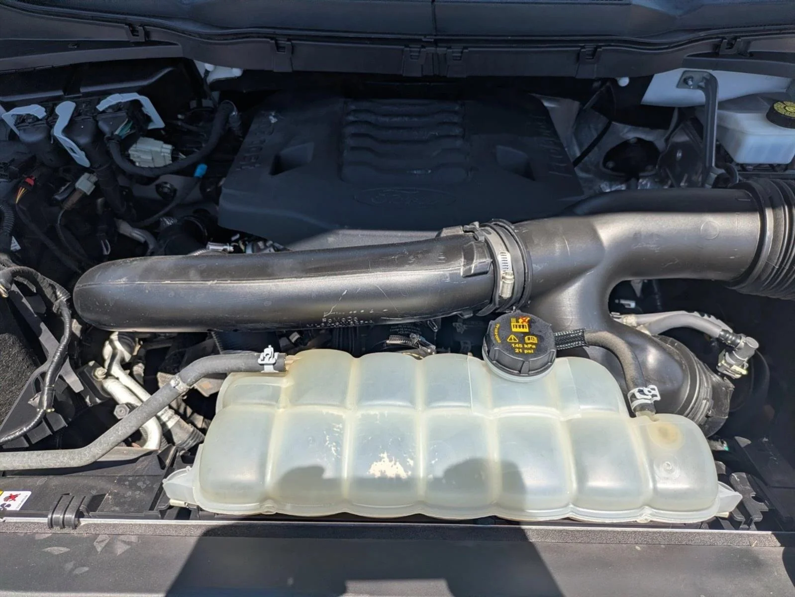 Used 2022 Oxford White Clearcoat Ford XLT image 23