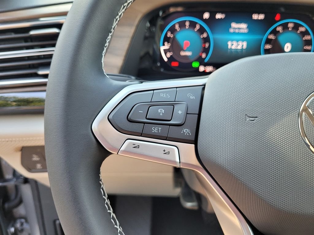 New 2026 Silver Volkswagen 2.0T SE w/Technology image 22