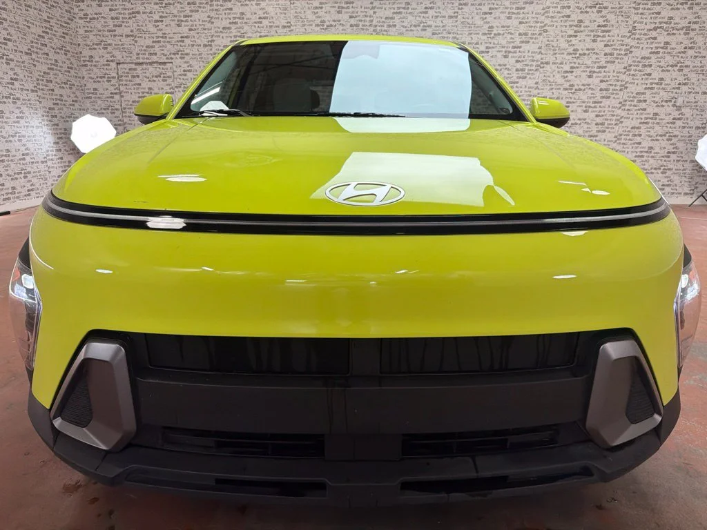 Used 2025 Neoteric Yellow Hyundai SE image 2