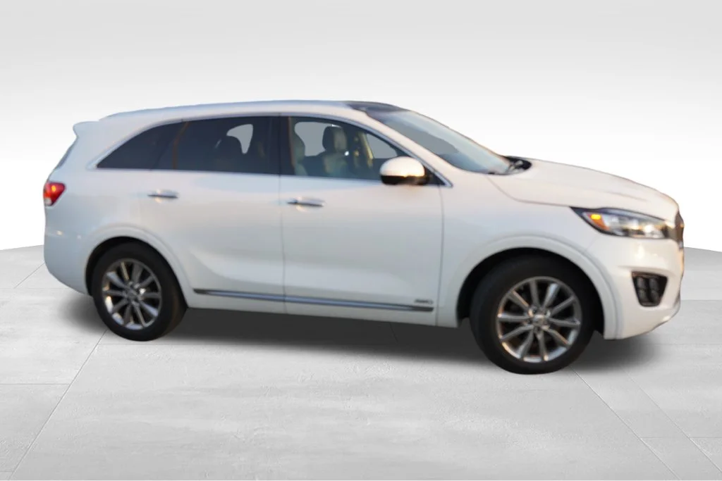 Used 2017 Snow White Pearl Kia SX Limited image 2
