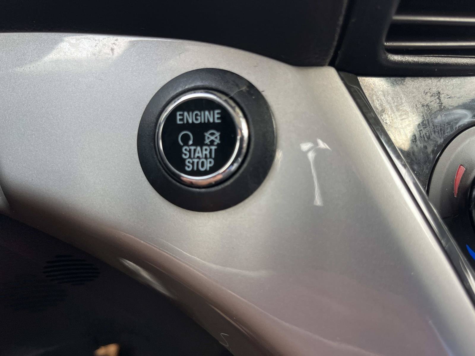 Used 2016 White Platinum Metallic Tri-Coat Ford SEL image 32