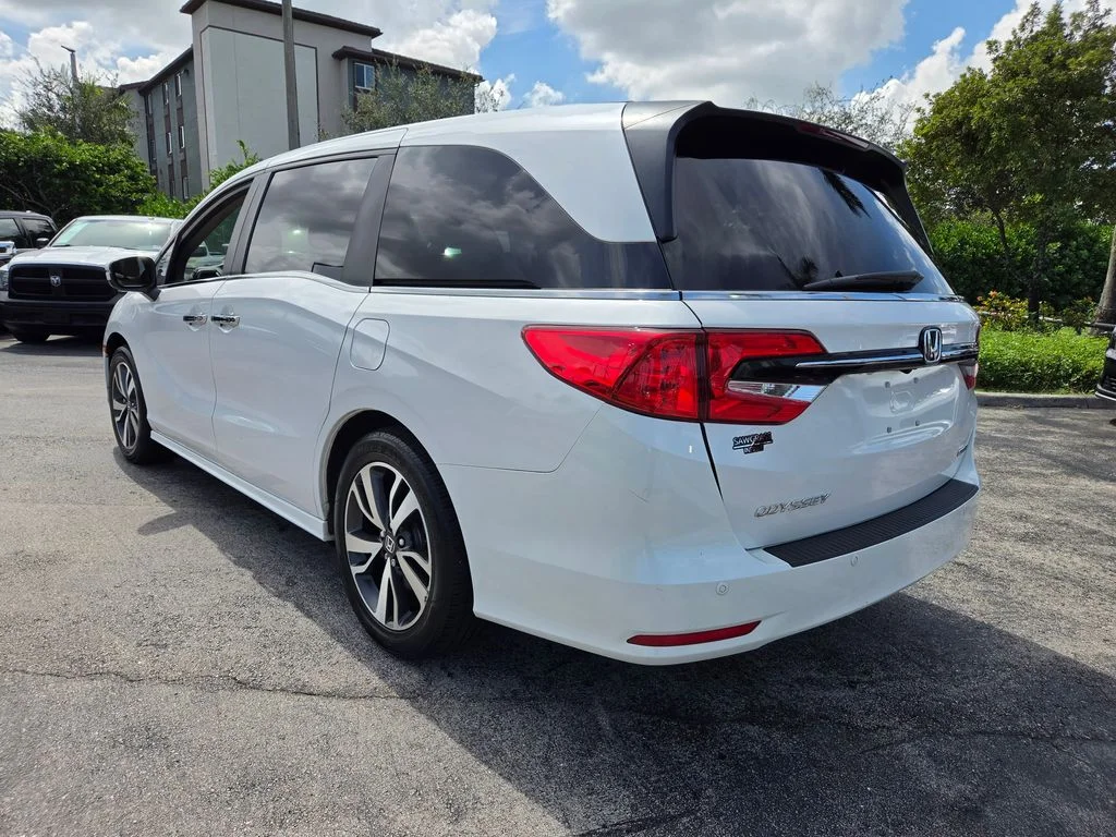 Used 2024 White Honda Touring image 15