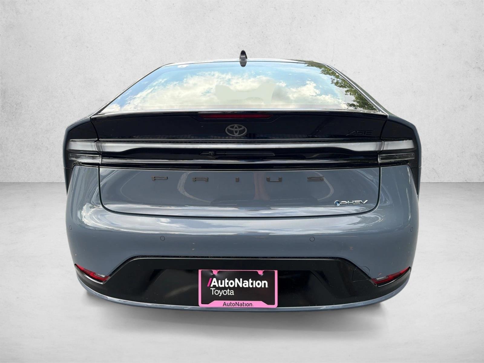 New 2027 Guardian Gray Toyota XSE image 4