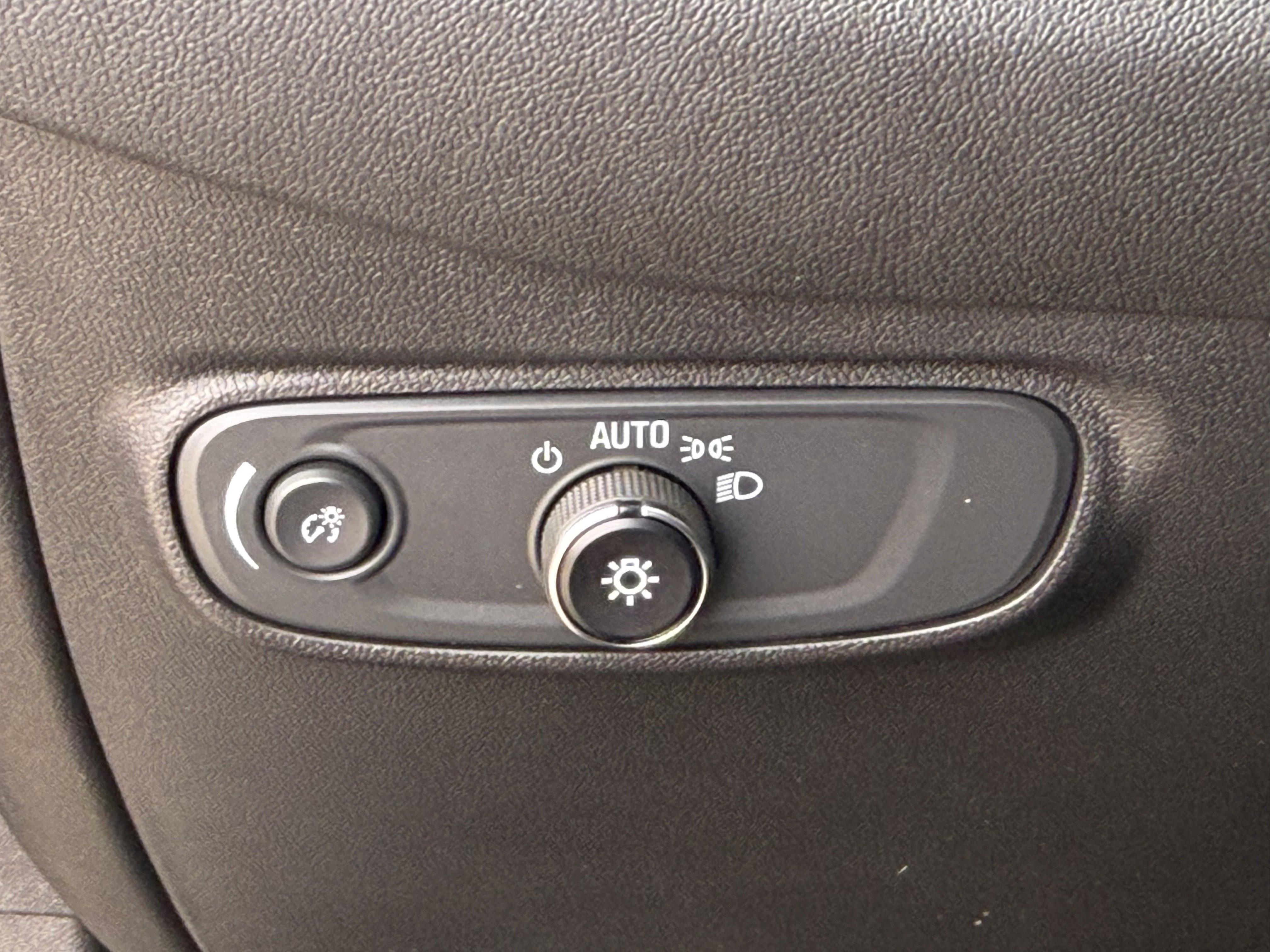 Used 2024 Mosaic Black Metallic Chevrolet LT image 21