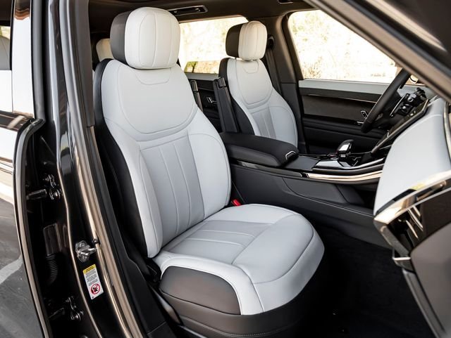 New 2026 Carpathian Grey LAND ROVER Dynamic SE image 28