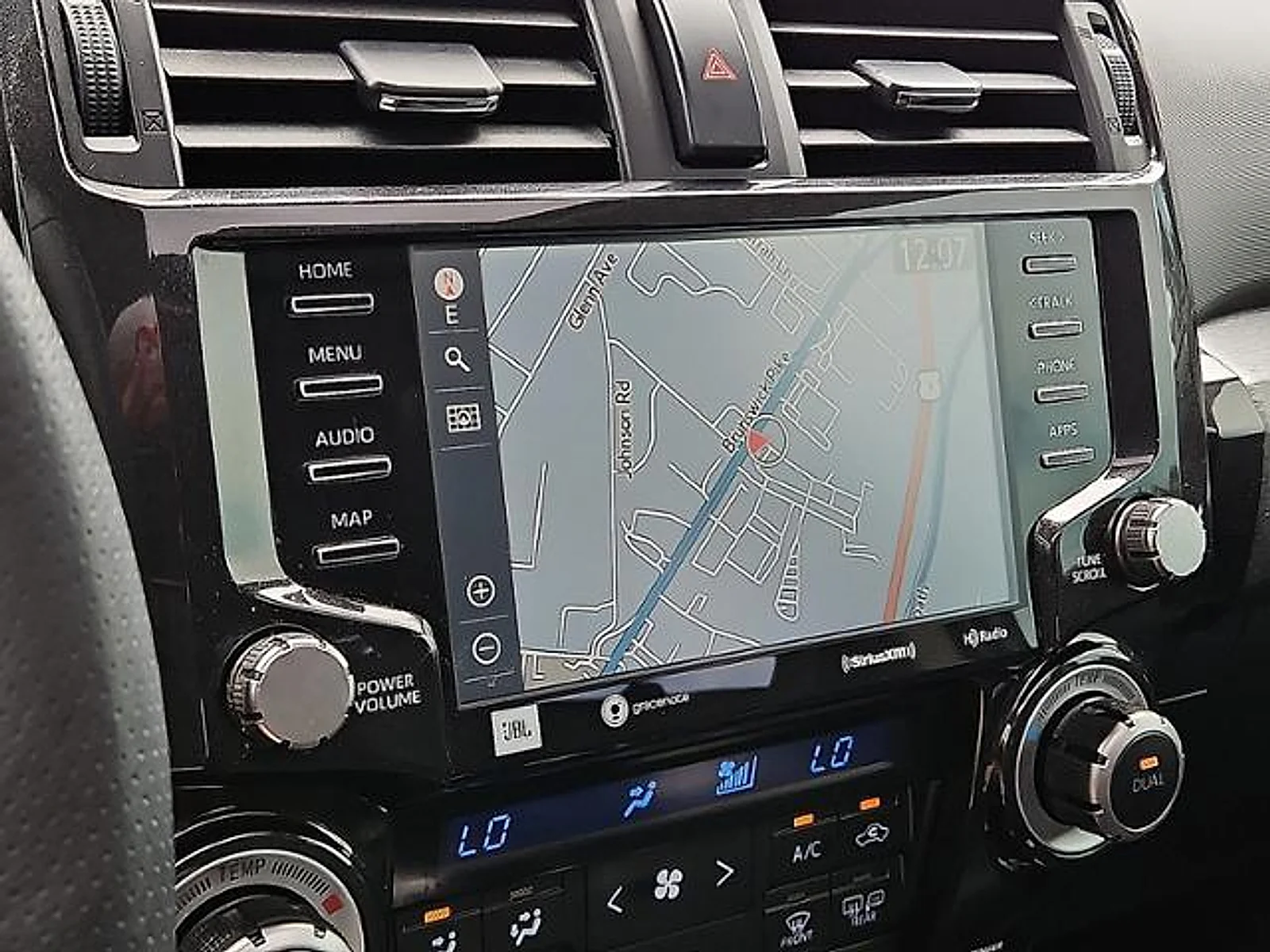 Used 2020 Hunter Green Toyota  image 15