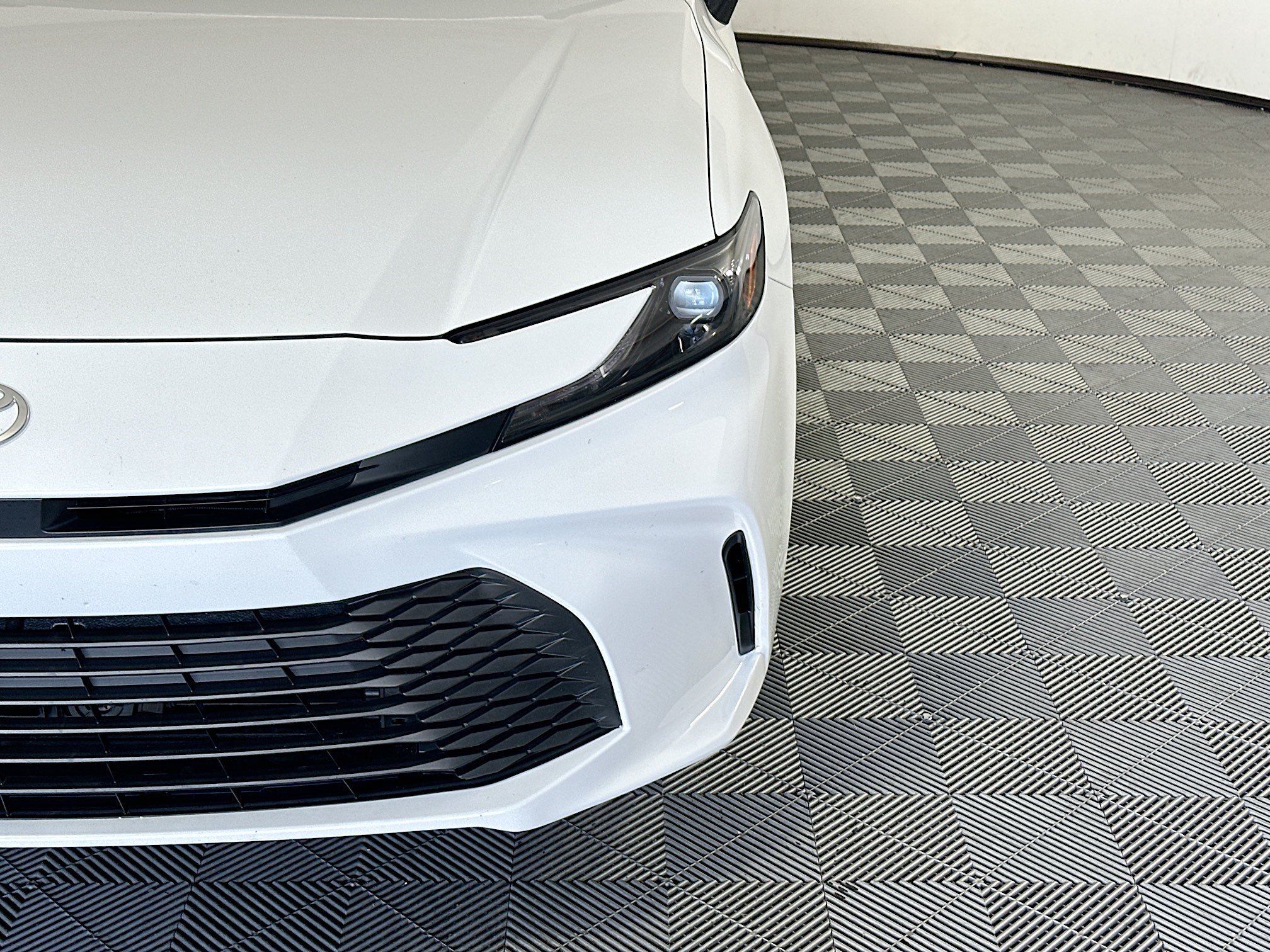 New 2026 Ice Cap Toyota LE image 9