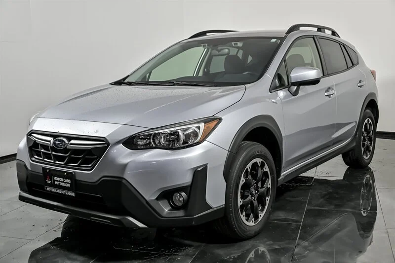 Used 2022  Subaru Premium image 5
