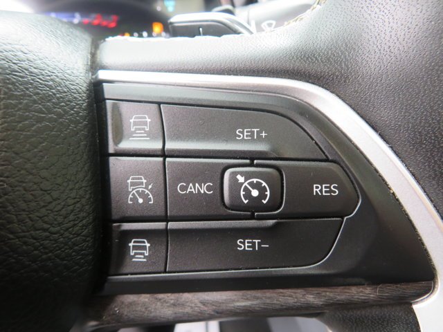 Used 2023 Baltic Gray Metallic Clearcoat Jeep  image 30