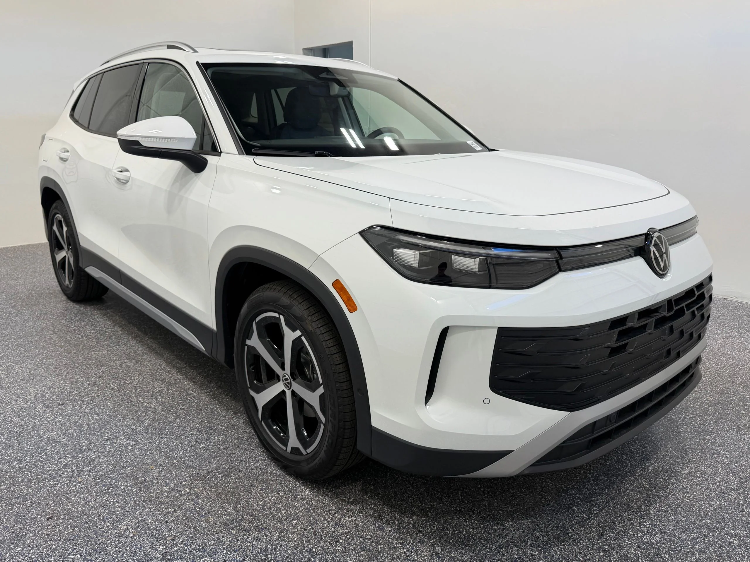 New 2026 White Volkswagen SE image 10