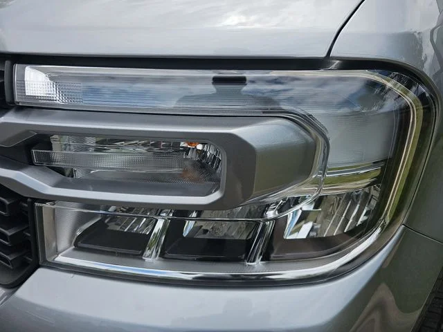 Used 2024 Silver Ford Lariat image 29
