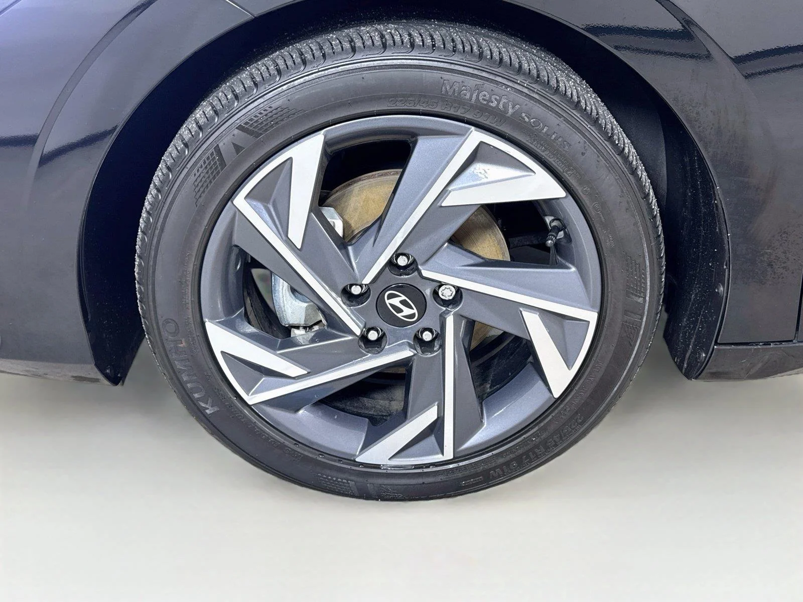 Used 2025 Abyss Black Hyundai SEL Sport image 28