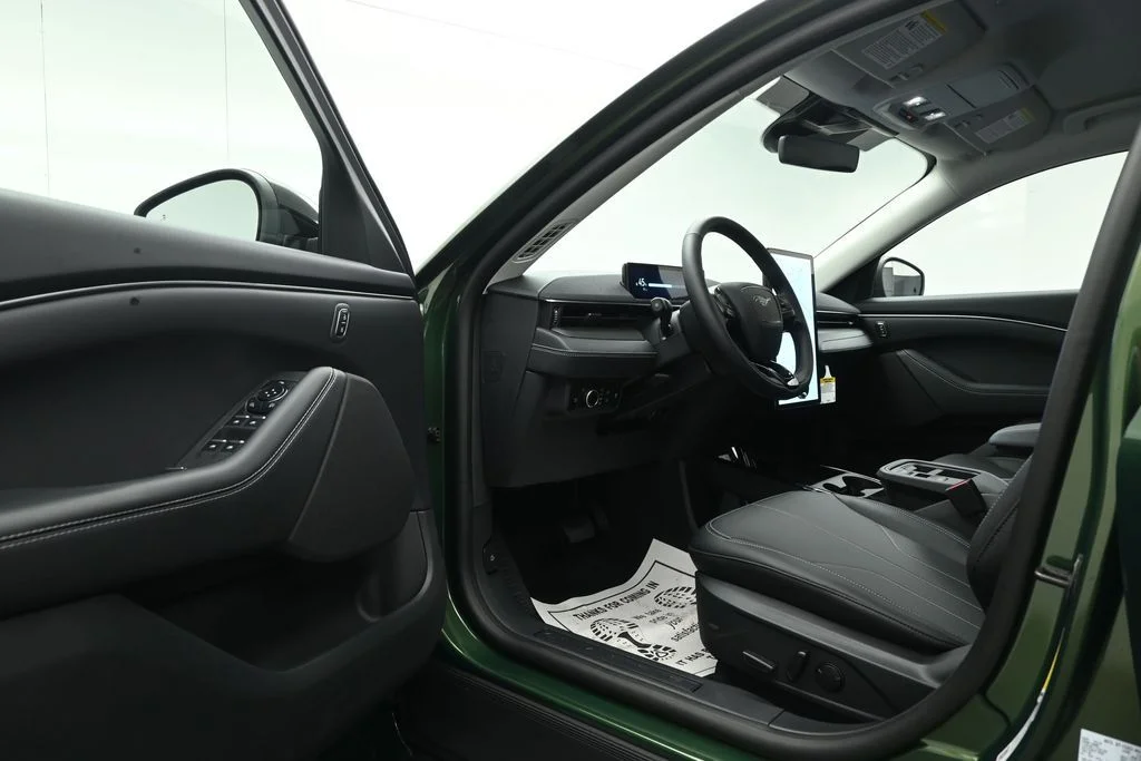 New 2026 Green Ford Select image 6
