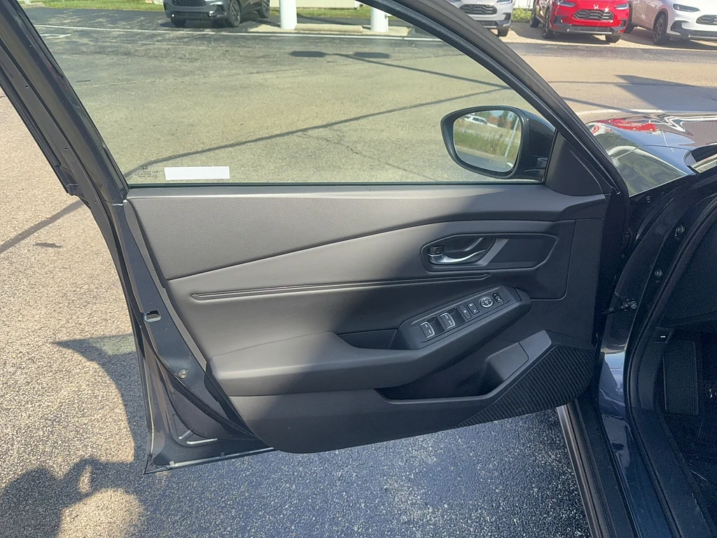 New 2026 Meteorite Gray Metallic Honda SE image 12