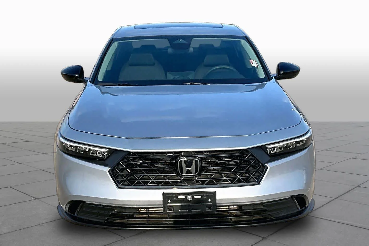 Certified Used 2025 Solar Silver Metallic Honda SE image 4