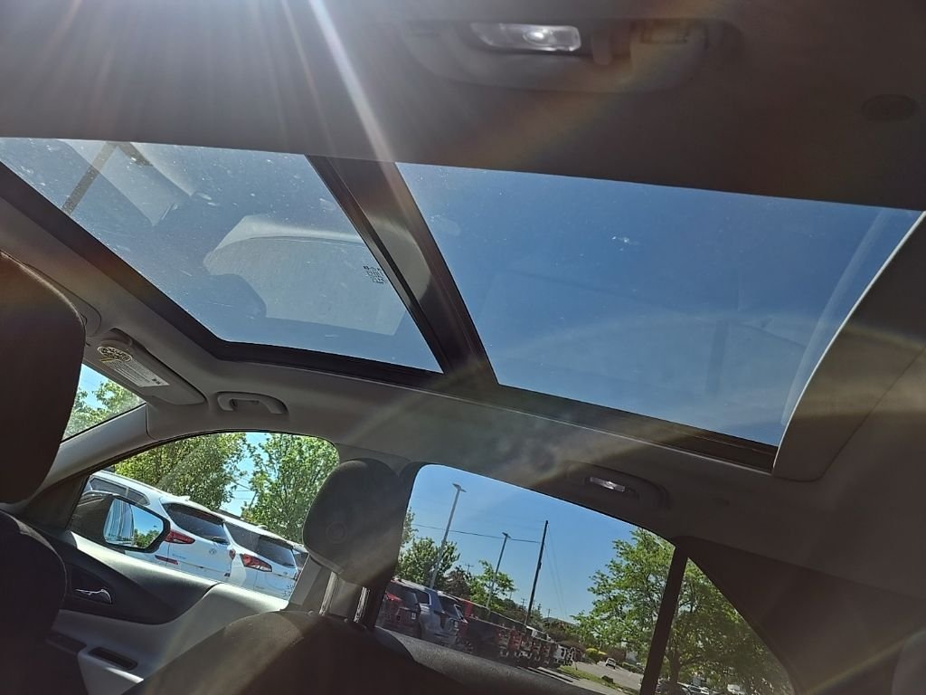Used 2019 Gray Chevrolet LT image 4