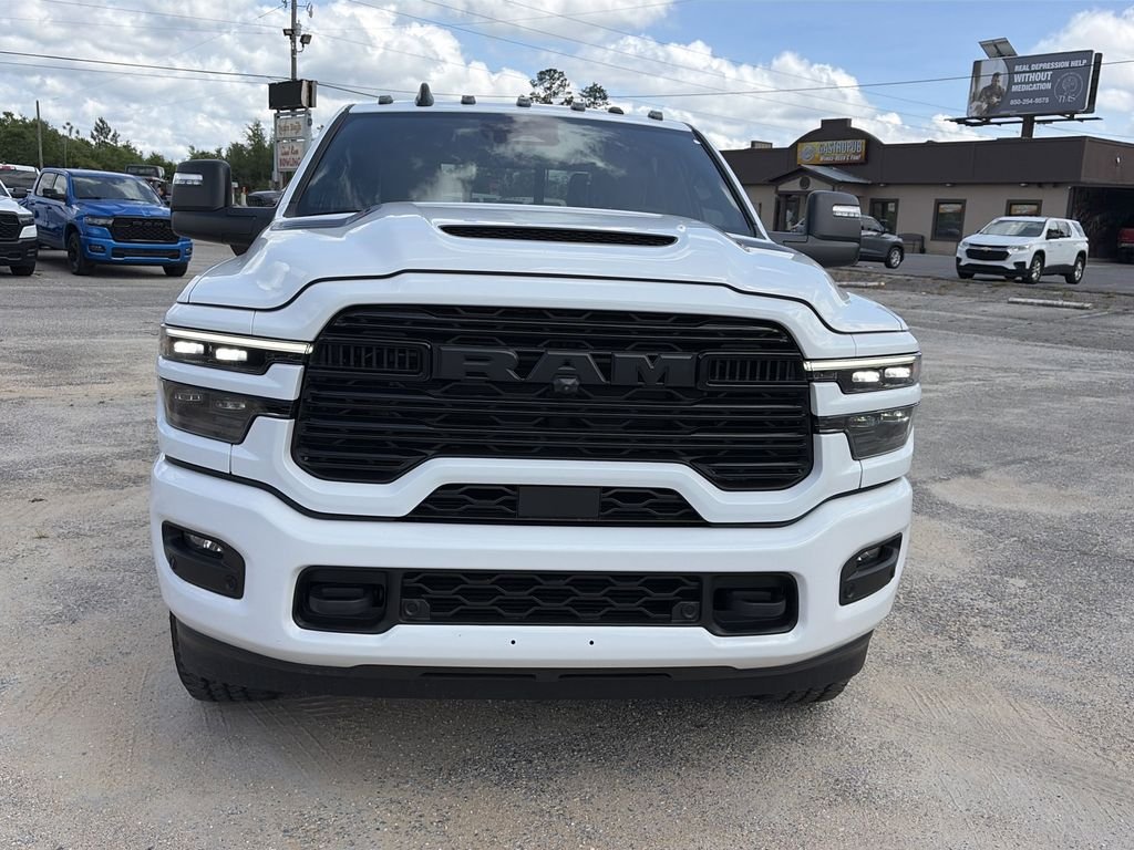 New 2026 Bright White Clear-Coat Exterior Paint Ram Laramie image 9