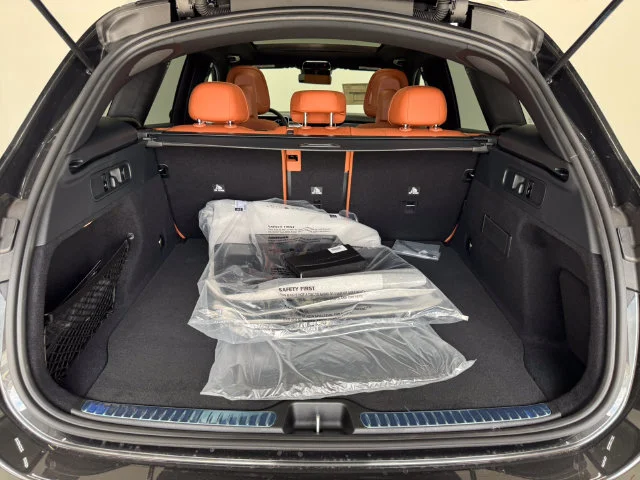 New 2026 Graphite Gray Metallic Mercedes-Benz GLC 300 image 9