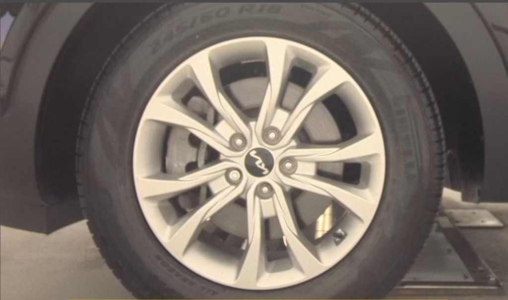 Used 2022 Black Kia LX image 9
