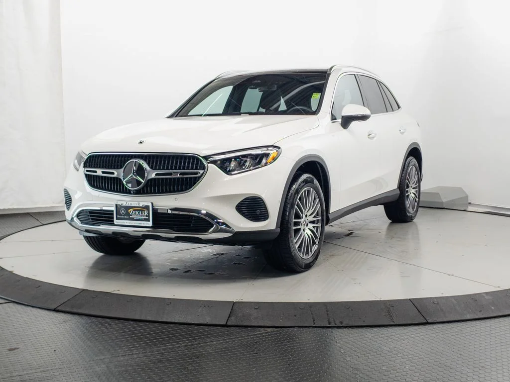 Certified Used 2026 Polar White Mercedes-Benz GLC 300 image 3