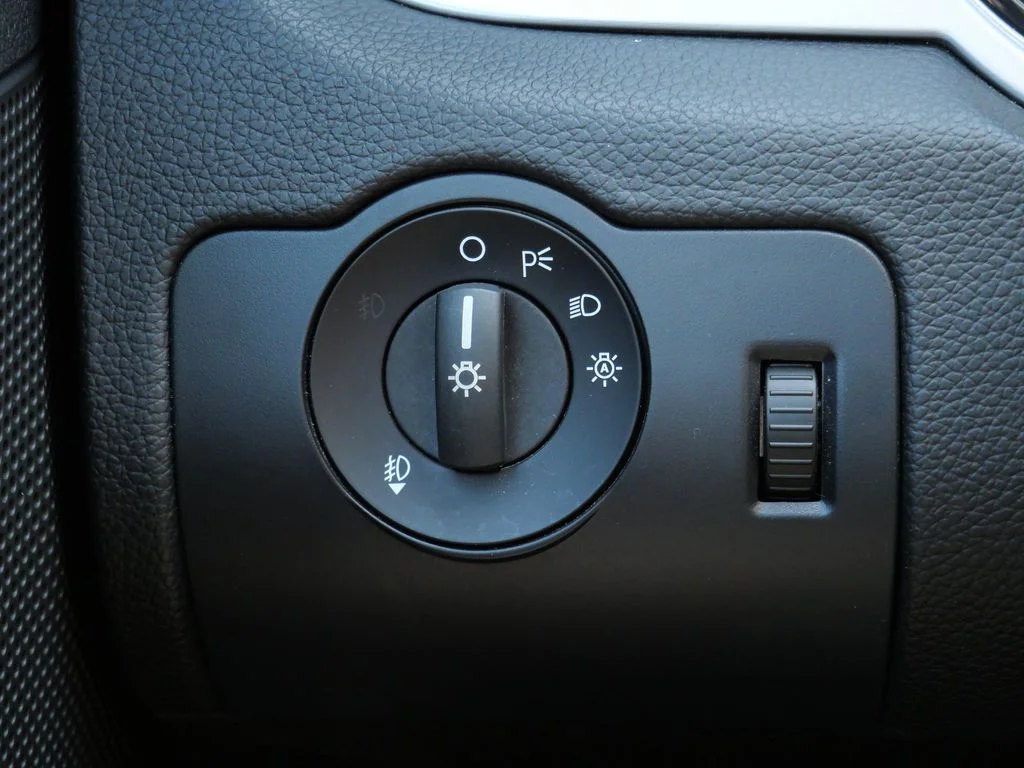 Used 2014 Black Ford V6 Premium image 20