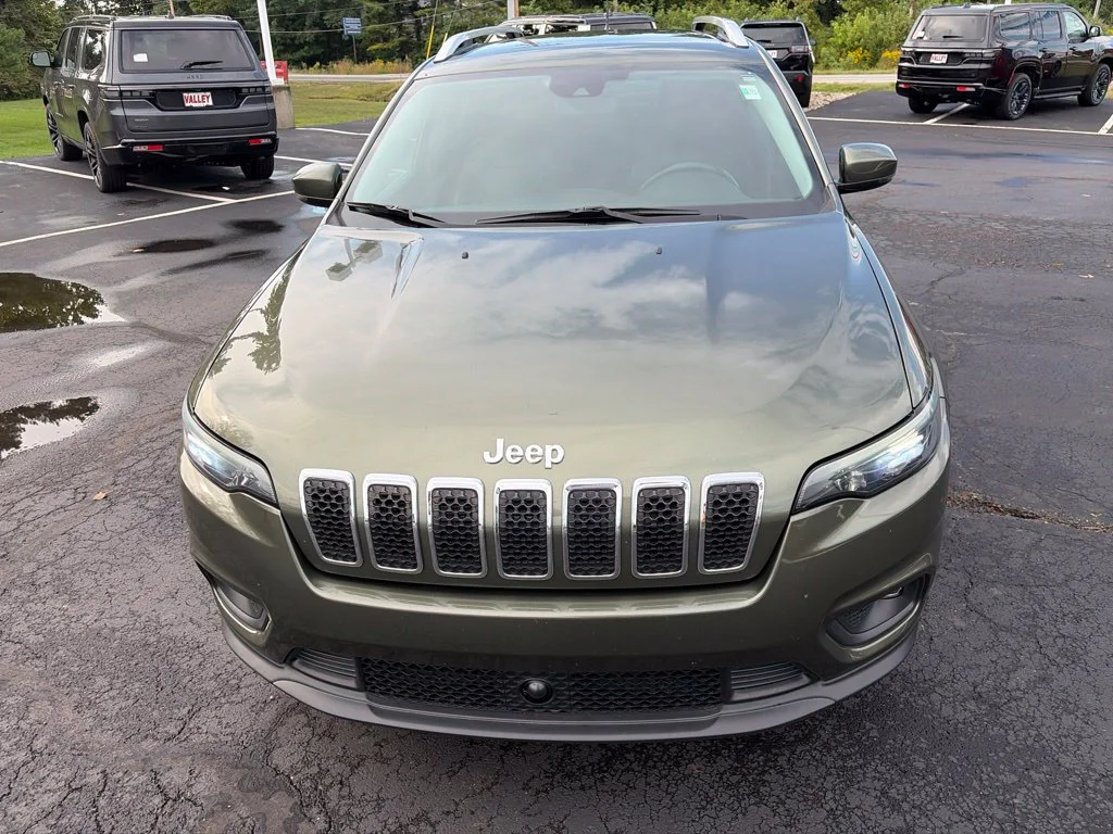 Certified Used 2021 Green Jeep Latitude Lux image 3